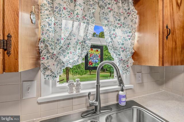 3779 FAIRVIEW DR, Berkeley Springs, WV 25411