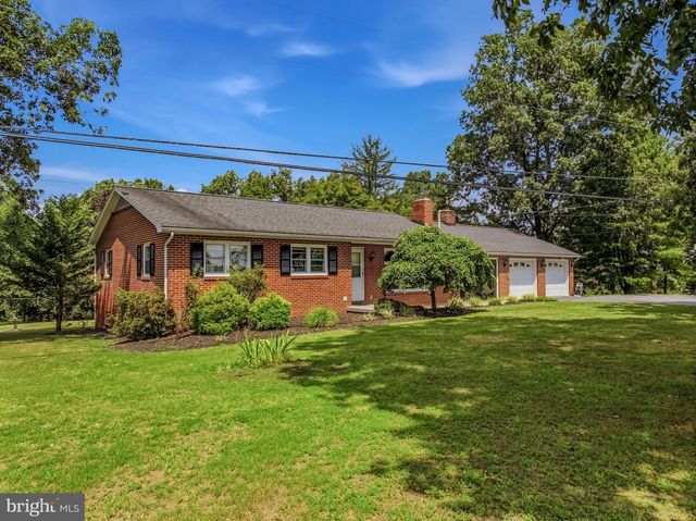 3779 FAIRVIEW DR, Berkeley Springs, WV 25411