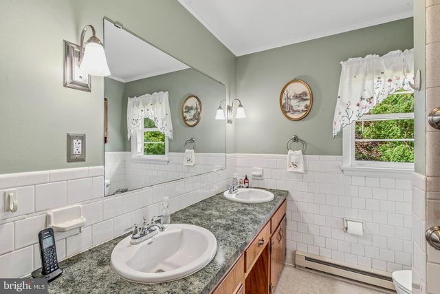 3779 FAIRVIEW DR, Berkeley Springs, WV 25411