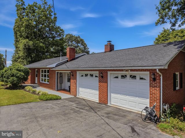 3779 FAIRVIEW DR, Berkeley Springs, WV 25411