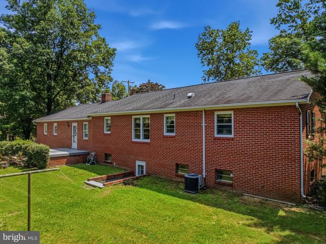 3779 FAIRVIEW DR, Berkeley Springs, WV 25411