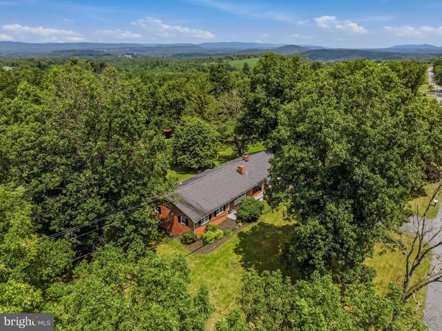 3779 FAIRVIEW DR, Berkeley Springs, WV 25411