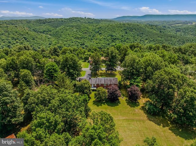3779 FAIRVIEW DR, Berkeley Springs, WV 25411
