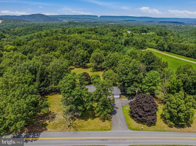 3779 FAIRVIEW DR, Berkeley Springs, WV 25411