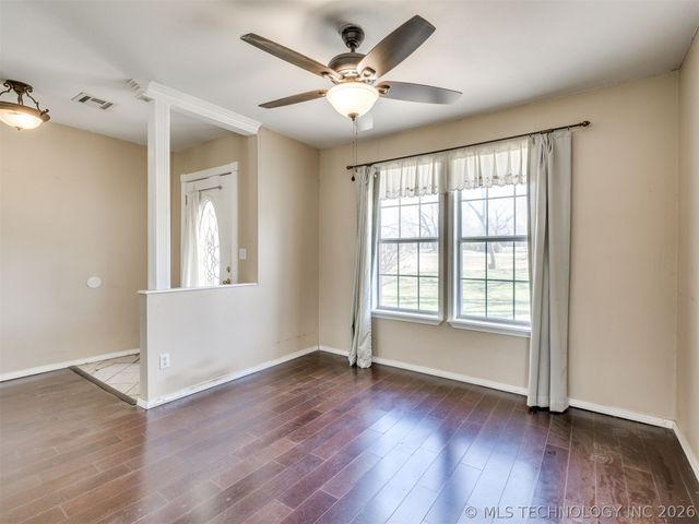 9945 E Northglen Street, Claremore, OK 74017