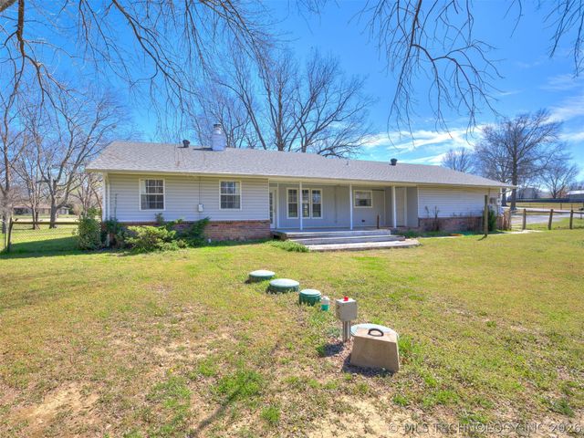 9945 E Northglen Street, Claremore, OK 74017