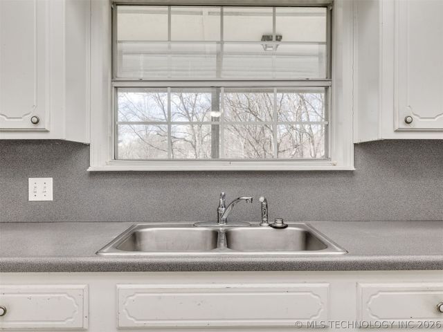 9945 E Northglen Street, Claremore, OK 74017