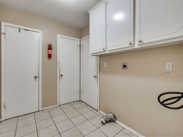 9945 E Northglen Street, Claremore, OK 74017