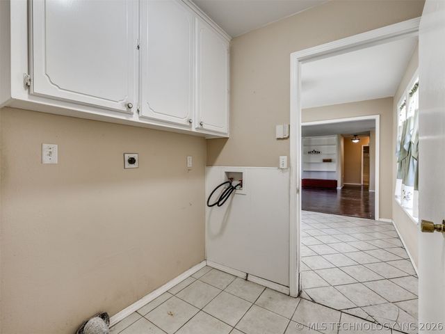 9945 E Northglen Street, Claremore, OK 74017