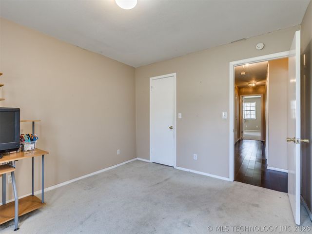 9945 E Northglen Street, Claremore, OK 74017