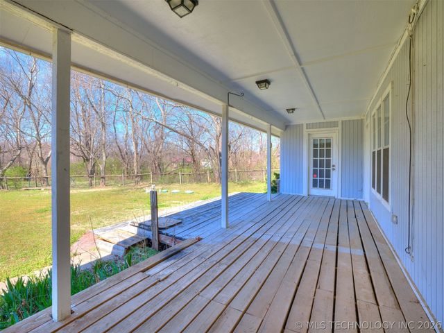 9945 E Northglen Street, Claremore, OK 74017