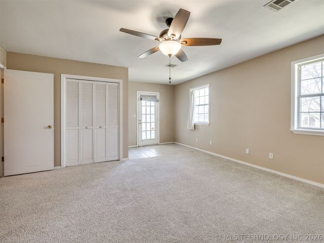 9945 E Northglen Street, Claremore, OK 74017