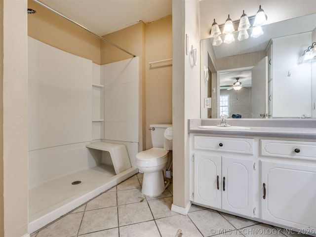 9945 E Northglen Street, Claremore, OK 74017