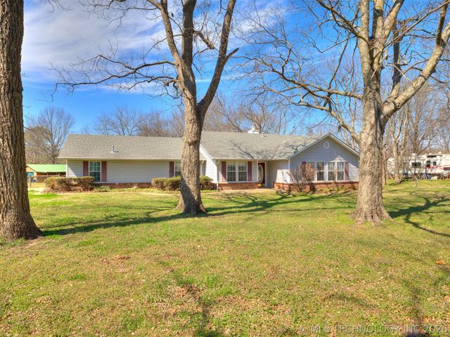 9945 E Northglen Street, Claremore, OK 74017