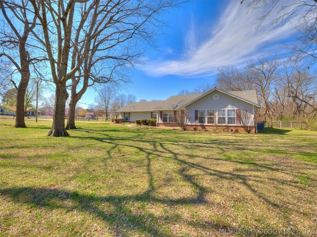 9945 E Northglen Street, Claremore, OK 74017