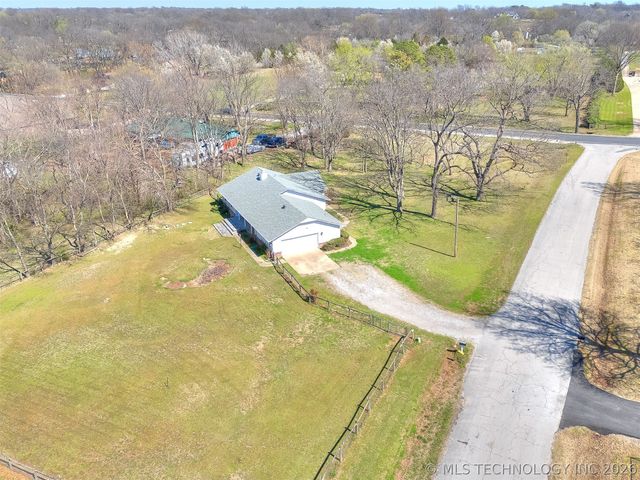 9945 E Northglen Street, Claremore, OK 74017