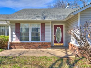 9945 E Northglen Street, Claremore, OK 74017