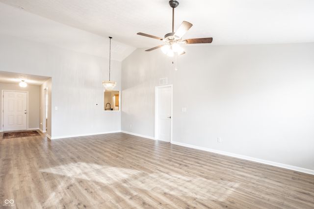 5777 White Pine Road, Whitestown, IN 46075