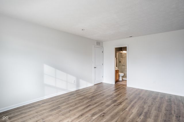 5777 White Pine Road, Whitestown, IN 46075