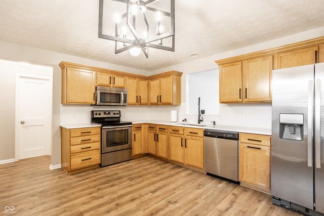 5777 White Pine Road, Whitestown, IN 46075