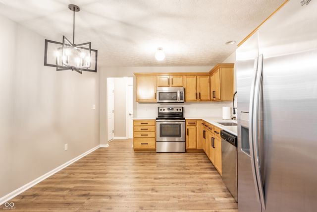 5777 White Pine Road, Whitestown, IN 46075