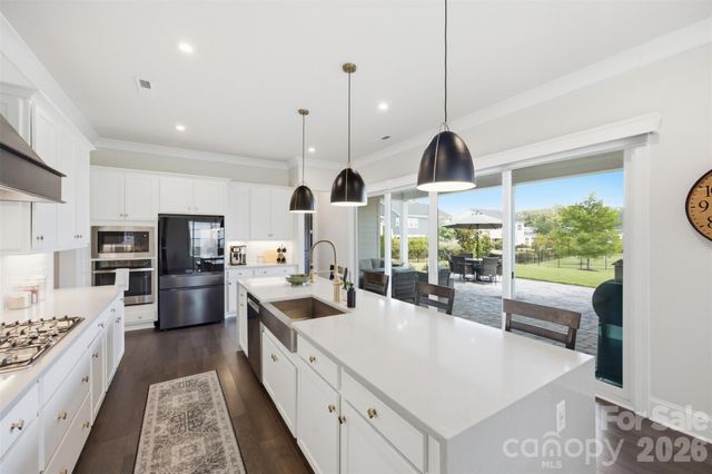 510 Meadow Ridge Drive, Belmont, NC 28012