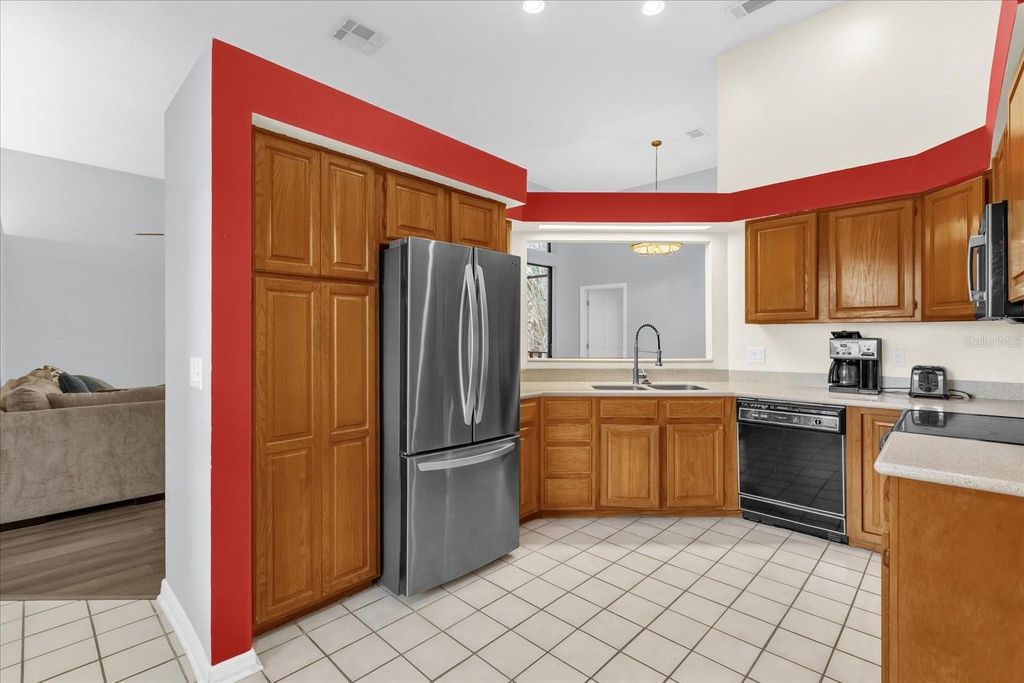 Image 3 of property listing at 1313 LAKE WILLISARA CIRCLE 1313, Orlando, FL 32806