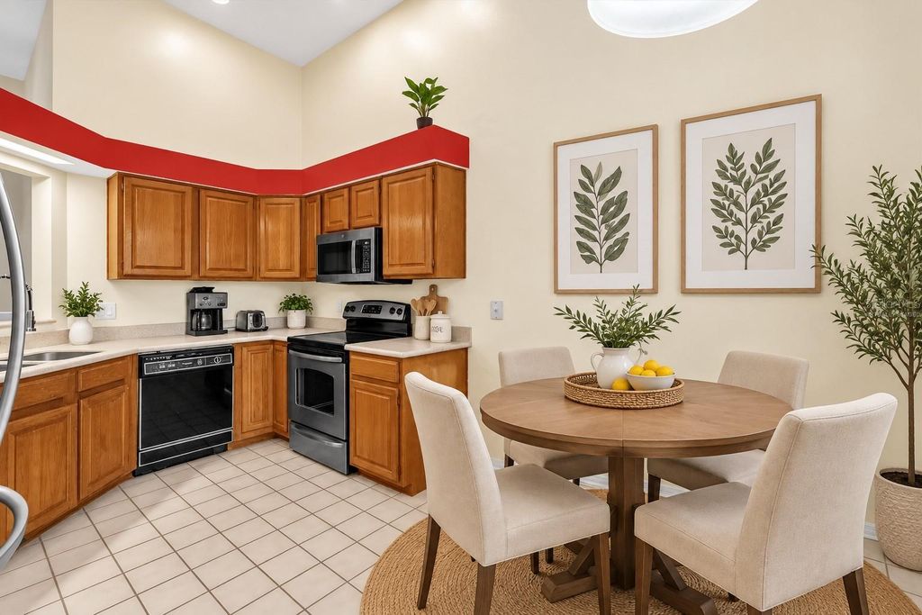 Image 4 of property listing at 1313 LAKE WILLISARA CIRCLE 1313, Orlando, FL 32806
