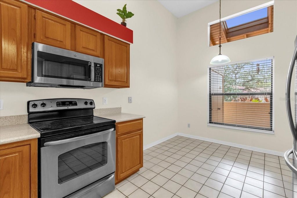 Image 7 of property listing at 1313 LAKE WILLISARA CIRCLE 1313, Orlando, FL 32806