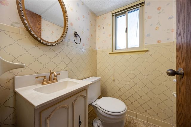 38240 Tottenham Road, Sterling Heights, MI 48312