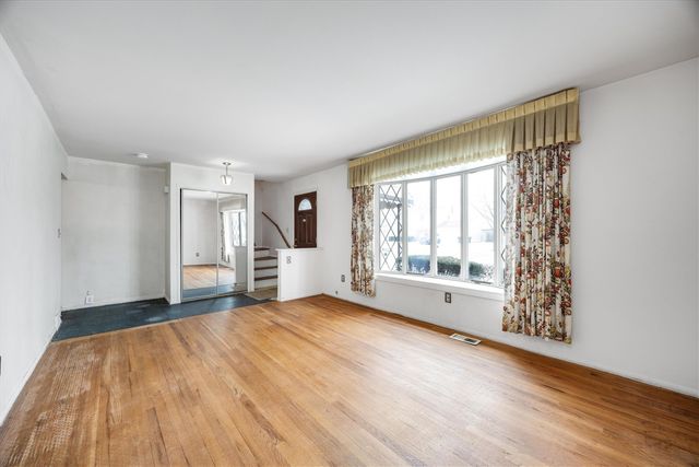 38240 Tottenham Road, Sterling Heights, MI 48312