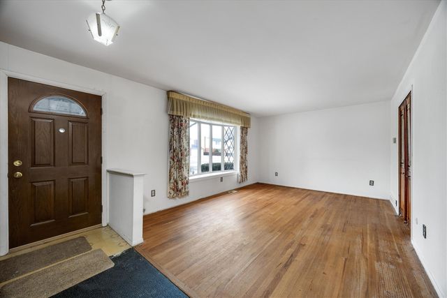 38240 Tottenham Road, Sterling Heights, MI 48312