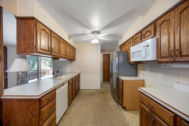 38240 Tottenham Road, Sterling Heights, MI 48312