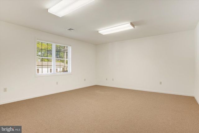 6049 BLUE BIRD AVE, Harrisburg, PA 17112