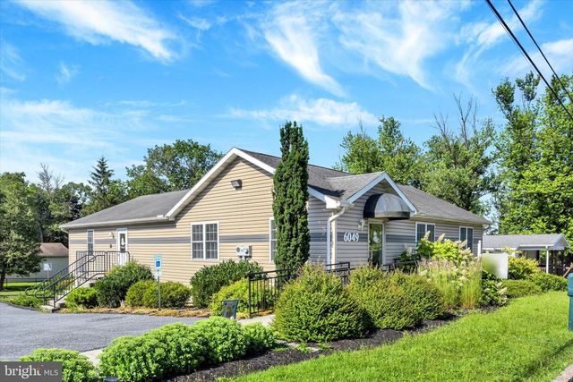 6049 BLUE BIRD AVE, Harrisburg, PA 17112