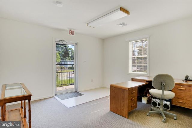 6049 BLUE BIRD AVE, Harrisburg, PA 17112