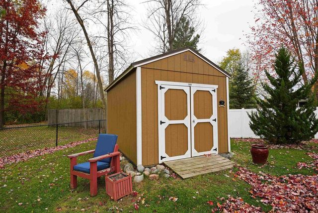 203 BITTERS AVENUE, Oconto, WI 54153