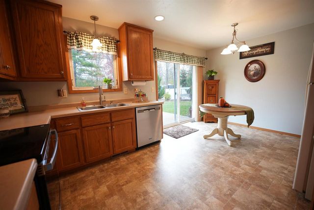 203 BITTERS AVENUE, Oconto, WI 54153