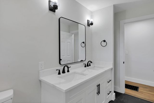 2460 Basil Western Road NW, Baltimore, OH 43105