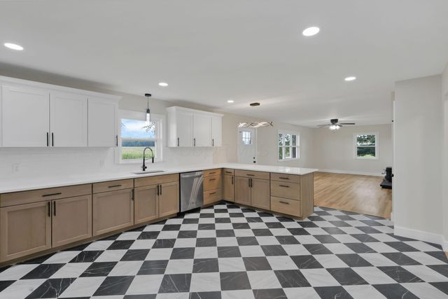 2460 Basil Western Road NW, Baltimore, OH 43105