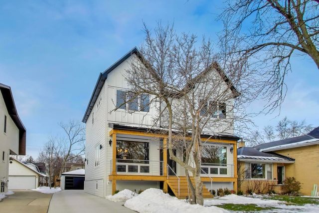 280 Blackhawk Road, Riverside, IL 60546