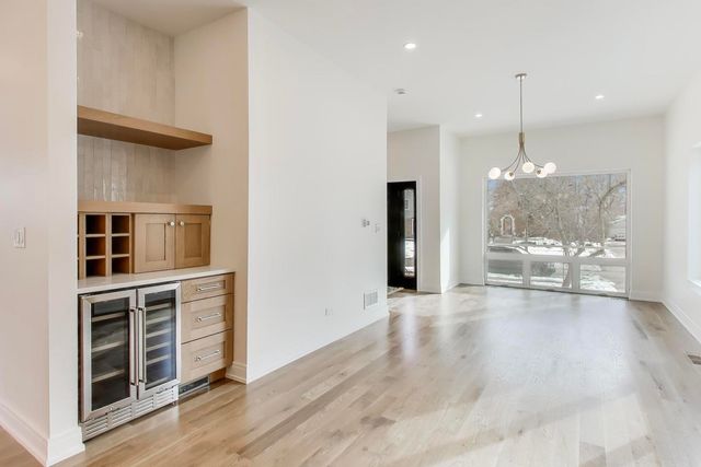 280 Blackhawk Road, Riverside, IL 60546