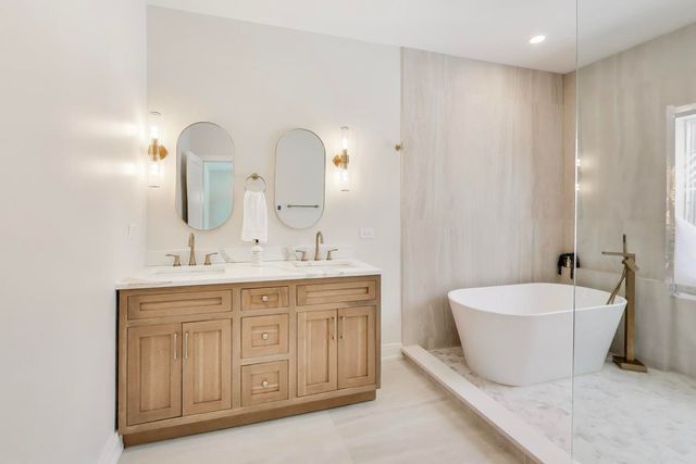 280 Blackhawk Road, Riverside, IL 60546