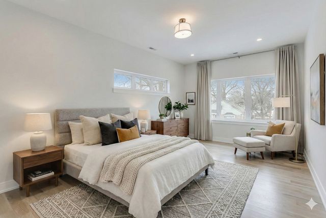 280 Blackhawk Road, Riverside, IL 60546