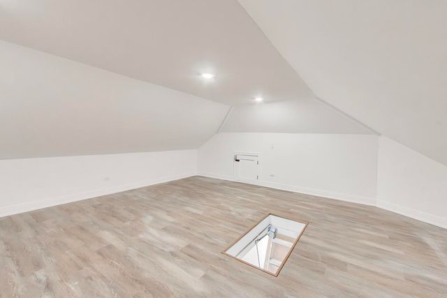 280 Blackhawk Road, Riverside, IL 60546