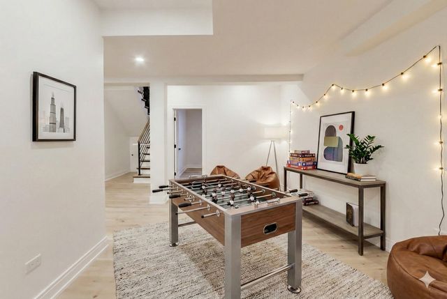 280 Blackhawk Road, Riverside, IL 60546