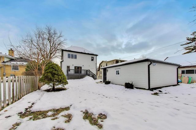 280 Blackhawk Road, Riverside, IL 60546