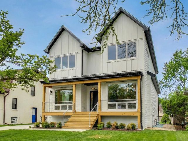 280 Blackhawk Road, Riverside, IL 60546