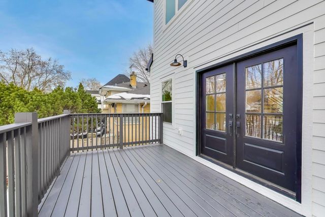 280 Blackhawk Road, Riverside, IL 60546