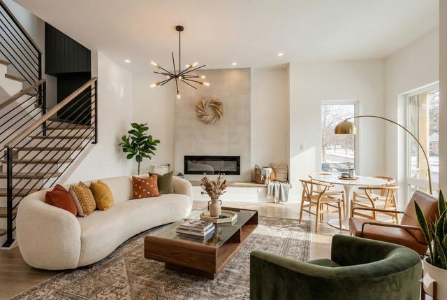 280 Blackhawk Road, Riverside, IL 60546